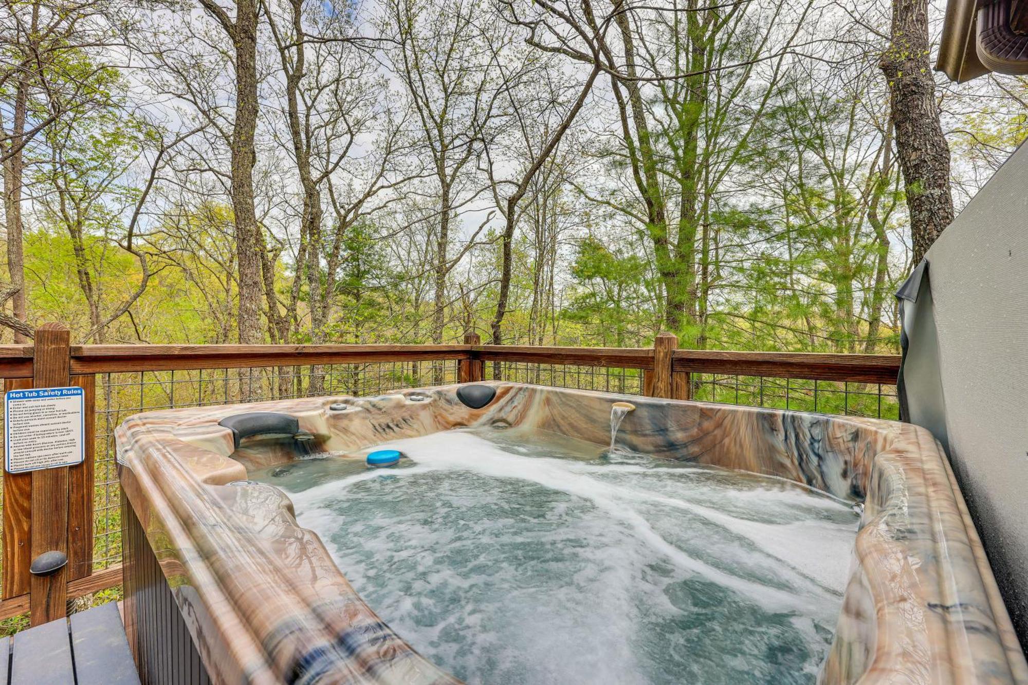 Cozy Cabin In Private Location With Hot Tub And Grill! 蓝岭 外观 照片